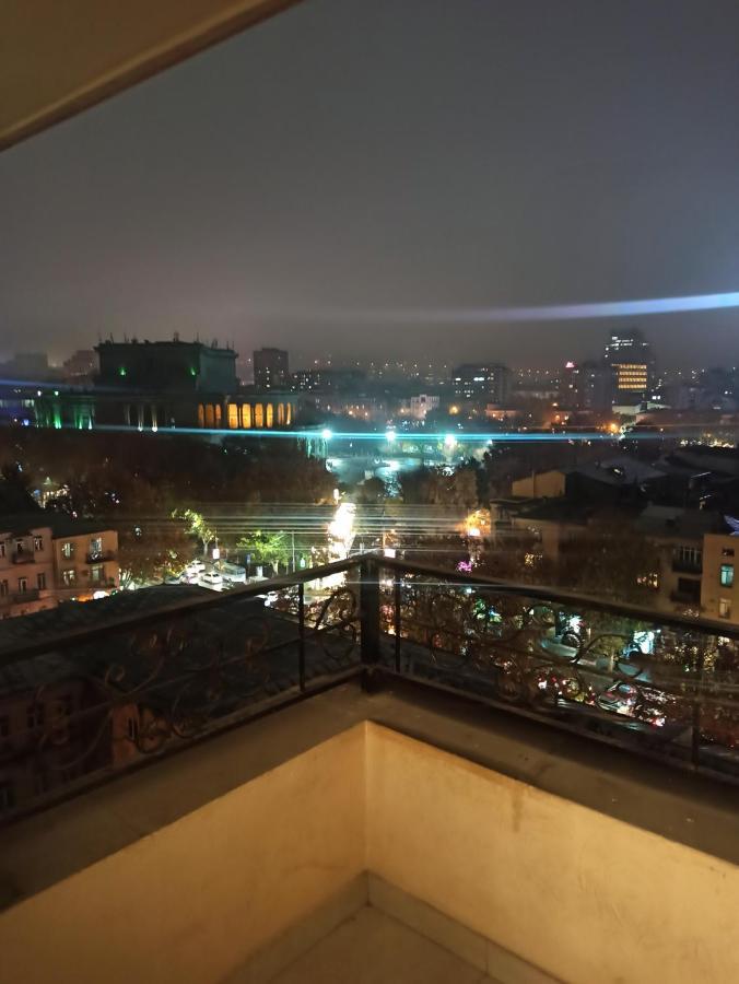 Красивая, Просторная Квартира В Самом Центре Еревана, Рядом С Оперным Театром. Jerevan Eksteriør billede